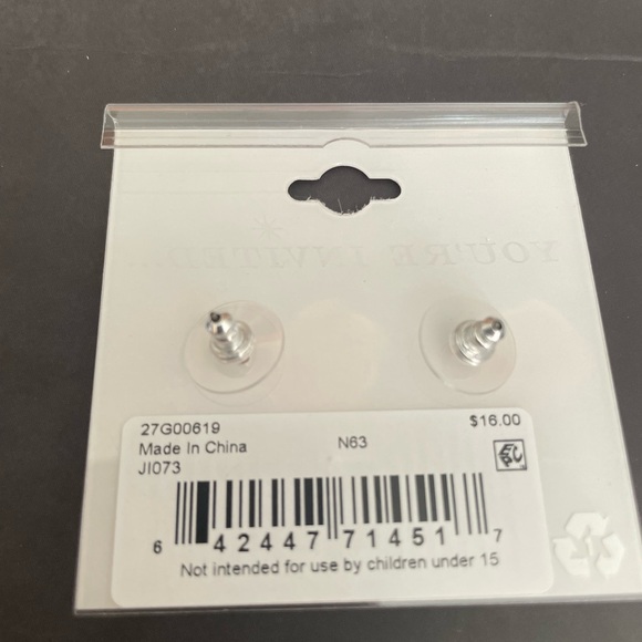 You’re Invited Silver Tone Flower Drop Earrings NWT - Picture 5 of 5